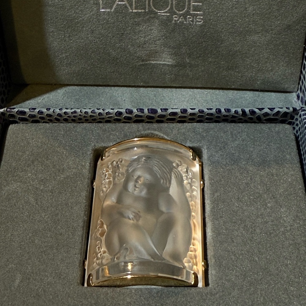 Vintage Lalique Paris Enfant Angel Frosted Crystal Brooch Pin w Original Box - Picture 12 of 12